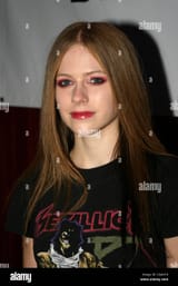 nov-04-2003-los-angeles-ca-usa-avril-lavigne-arriving-at-the-supper-CAAN1R