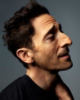 f1b4ce0562a4762cf1a4121f06a0206846-digital-2024-147-Adrien-Brody-B-0065-R4.rvertical.w570