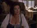 Lynda Carter - Hawkeye 1x03 (3)_thumb.jpg