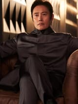 Lee-Byung-hun-Squid-Game-Season-2-Front-Man-Coat