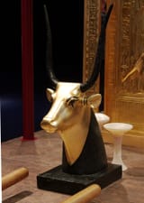 Hathor_head_Tutankhamun_2012