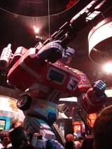 e3-2006-optimus-prime-statue_4689608209_o