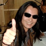 Itagaki_Thumbs_Up_MNT