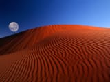 Red_moon_desert