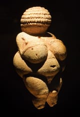 25-000-year-old-statue-venus-of-willendorf-1862-x-2707-v0-c6dthslgcpja1