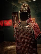 Scale_corselet_and_helmet_of_the_Western_Han_Dynasty_2nd_century_BCE_MH