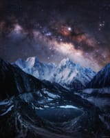 milky-way-over-snow-caped-himalayas-v0-8midiyhquwve1