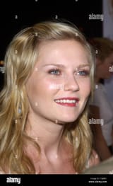 los-angeles-ca-september-13-2004-actress-kirsten-dunst-at-the-world-premiere-in-beverly-hills-of-her-new-movie-tennis-romantic-comedy-wimbledon-T4JWB1