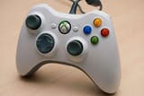 Xbox-360-White-Wired-Controller-scaled