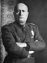 Mussolini_mezzobusto