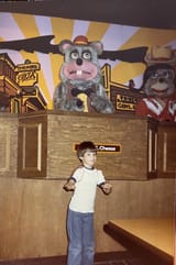 pizza-time-theater-plano-1982-v0-0crrm5efyjuc1