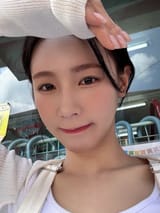 GrJh7dcW8AAh_Ca