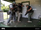 us-marshals-and-memphis-police-prepare-to-breach-a-door-using-at-battering-ram-during-a-search-for-suspects-wanted-for-violent-offenses-during-the-two-week-long-operation-bluff-city-blues-august-19-2019-in-memphis-tenn