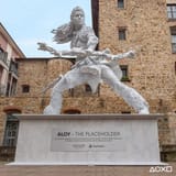 aloy-statue-installed-today-in-florence-it-v0-0k41o0vj0gi81