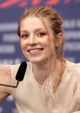 Hunter_Schafer-64977_(cropped)