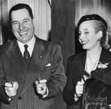 juan-and-eva-peron-smiling-bettmann