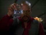 Benjamin_Sisko_toasts_the_good_guys_jpg