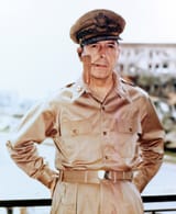 MacArthur_Manila_(cropped2)