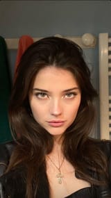 blanca-soler-spanish-artist-model-v0-1qyy0r9a5fnd1