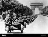 german-soldiers-on-motorbikes
