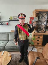 fear-not-guardsmen-your-commisar-is-here-to-help-your-morale-v0-d3e4w9o3r27f1