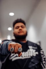 kiss the ring mena