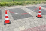 plastic-hooks-on-cone-for-barrier-chain