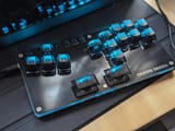 haute42-b16-with-custom-keycaps-v0-440wn6t9rqrc1