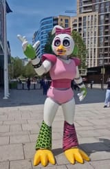 Glamrock Chica if she real！(Irl Glamrock chica at a comic con by Littlejem)