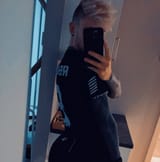 FVzsCF8XoAE_Onb