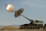 Dutch_Panzerhaubitz_fires_in_Afghanistan