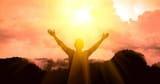 9692-man-praising-at-sunrise-sunburst-nature-faith