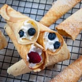 norwegian-krumkake-eatured