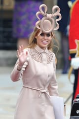 2-princess-beatrice-hats-113286923-1516996616