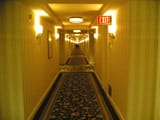 Long_hallway_at_Bellagio