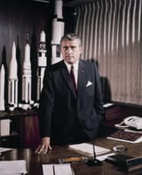 833px-Wernher_von_Braun