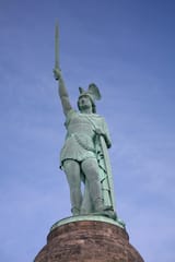 Hermannsdenkmal_statue