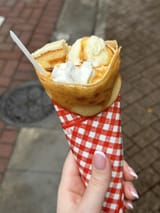 tasty Nina hand and some boring crepe