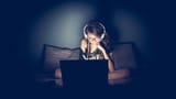 girl-laptop-3058