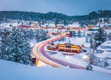 truckee-california-winter-mountain-town-via-magazine-aaa-nd22-tandemstock-73109095_Full