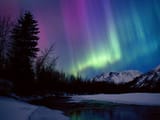 northern_lights_over_portage_river_valley_alaska_1600x1200