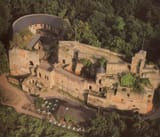Burg_Nanstein__von_oben__-_panoramio