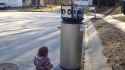 wholesome kid sees a robot_thumb.jpg