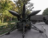 lanceur-de-porte-missiles-hawk-presentation-de-vehicules-militaires-journee-des-forces-armees-espagnoles-2bwn7we