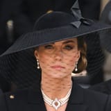 kate-middleton-black-mourning-outfit