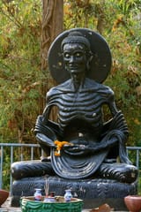 1200px-Emaciated_Siddhartha_Fasting_Gautama_Buddha