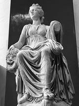 Thalia_from_Villa_Adriana_(Prado_E-38)_01-2