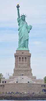 Front_view_of_Statue_of_Liberty_with_pedestal_and_base_2024