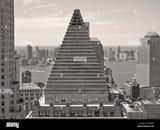 14-wall-street-originally-the-bankers-trust-company-building-on-wall-G2GJ0X