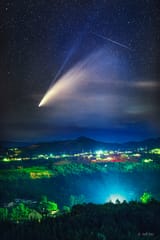 jeff-Dai-Comet-NEOWISE-meet-Satellite-flash_1595085267_strip